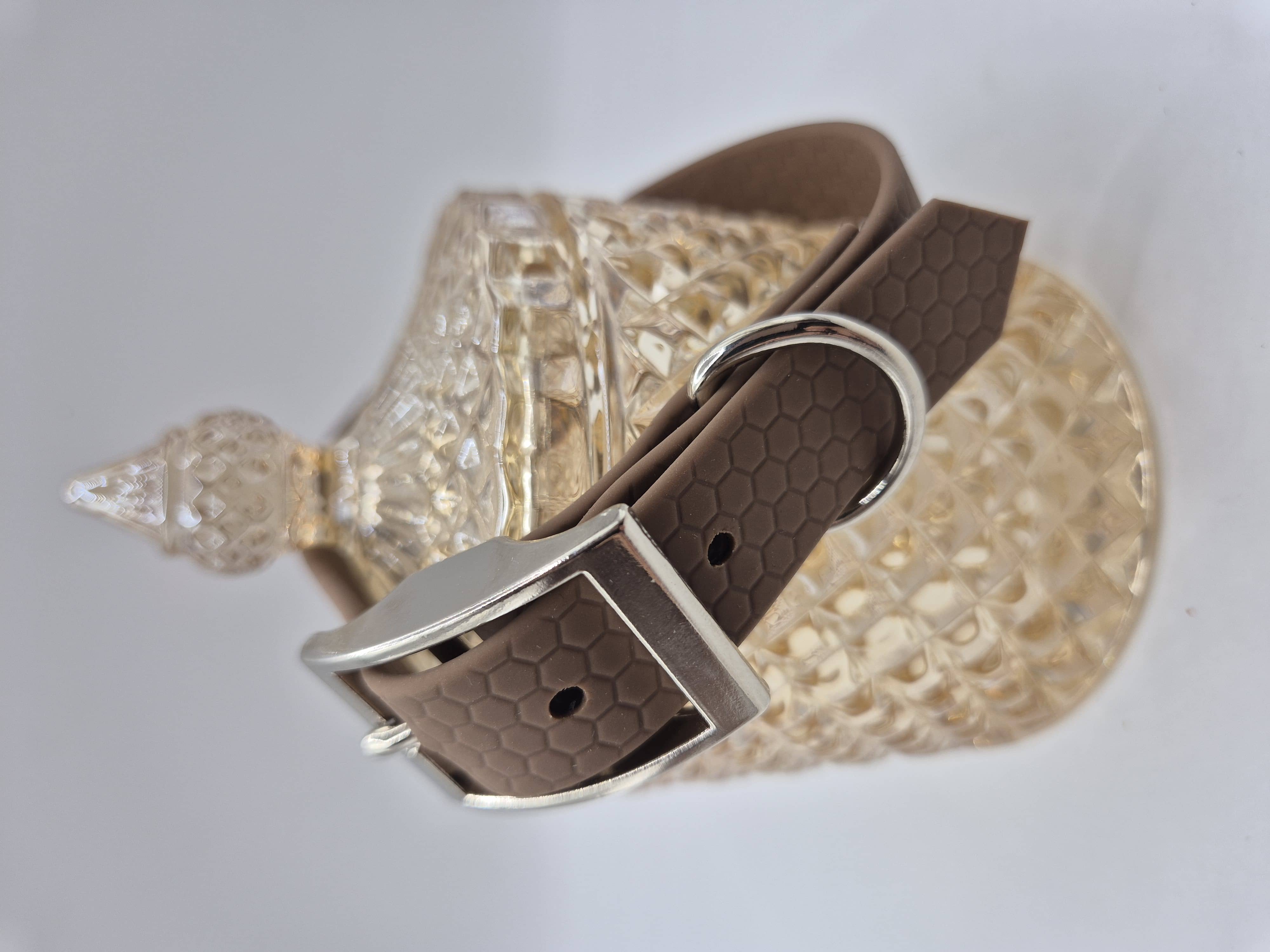 Hexa Halsband Braun